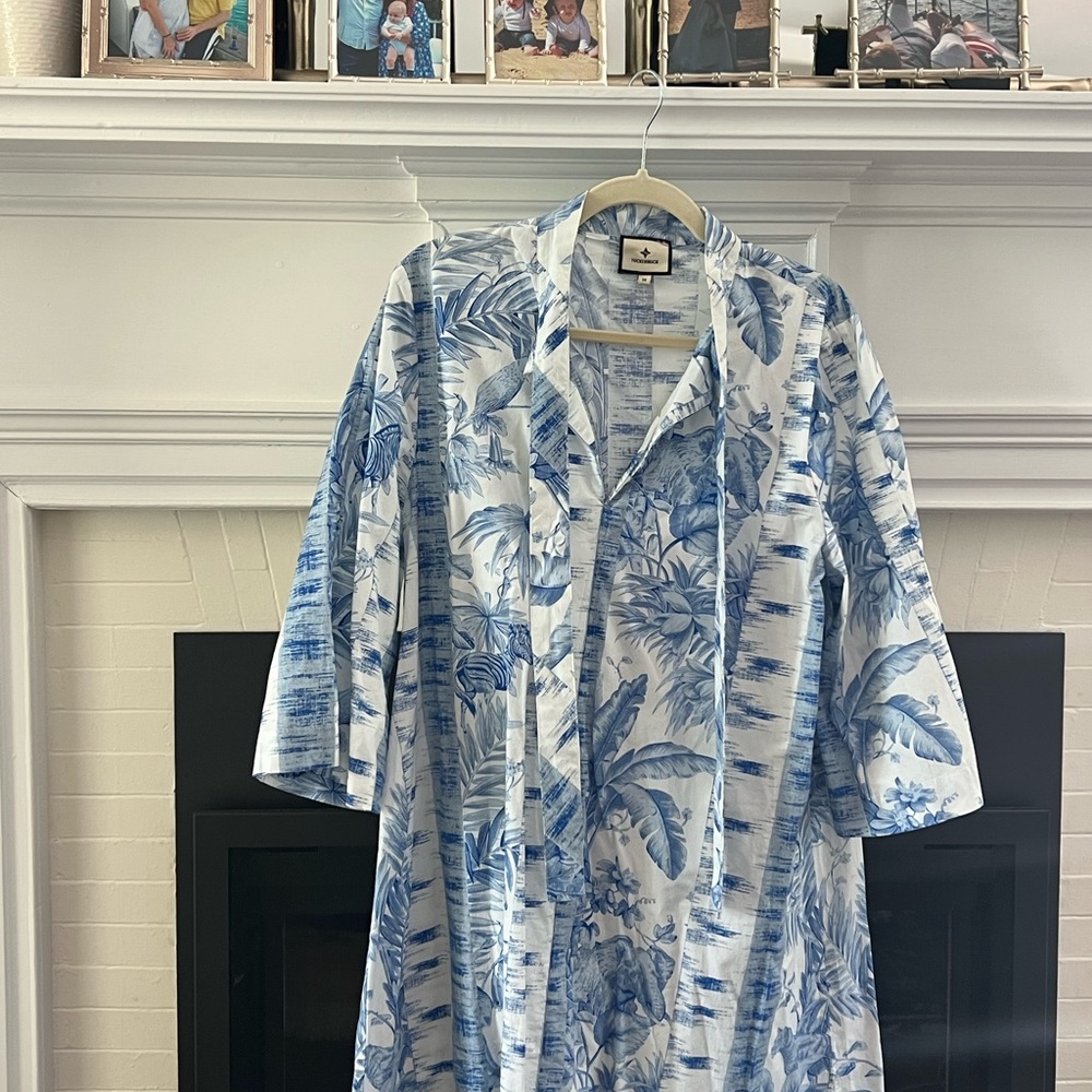 Tuckernuxk Blue and White Tropical Print dress!